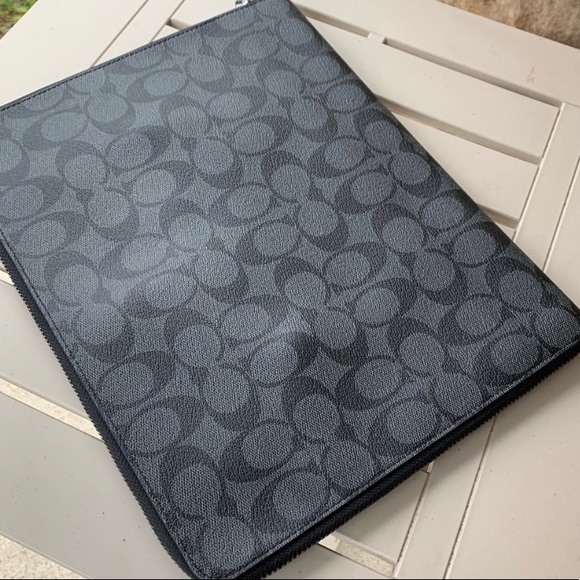 Authentic Coach sign.leather laptop/organizer case - Picture 7 of 8